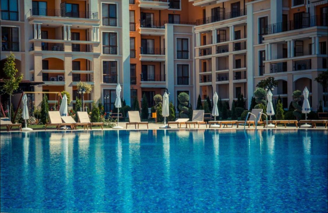 Apartment In Prestige Fort Beach Sveti Vlas Eksteriør billede